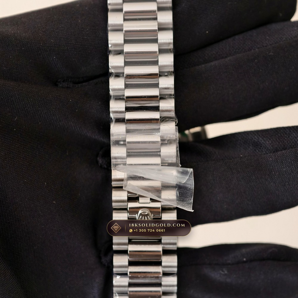 Rolex Day-Date 40 Iridescent Natural Mother-of-Pearl Dial 18K White Gold Reference 228239 — Hallmarked Edition — Studio Gallery Plate IX in 18K White Gold Au750 (210.5g Verified Mass, Rolex Manufacture Cal. 3255 - 70h Power Reserve)