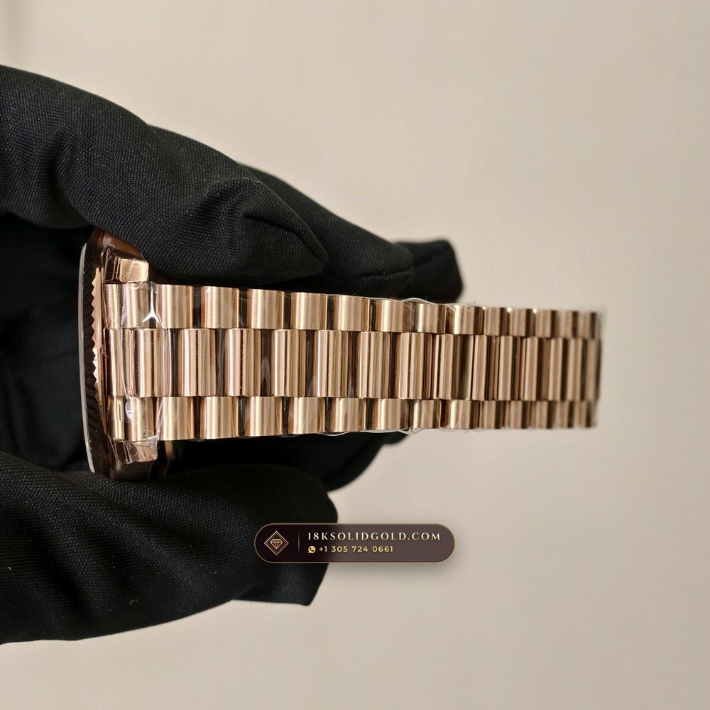 Rolex Day-Date 40 18K Everose Gold Geneva Atelier Spec Reference 228235 — Hallmarked Edition — Studio Gallery Plate IX in 18K Rose Gold Au750 (210.5g Verified Mass, Rolex Manufacture Cal. 3255 - 70h Power Reserve)