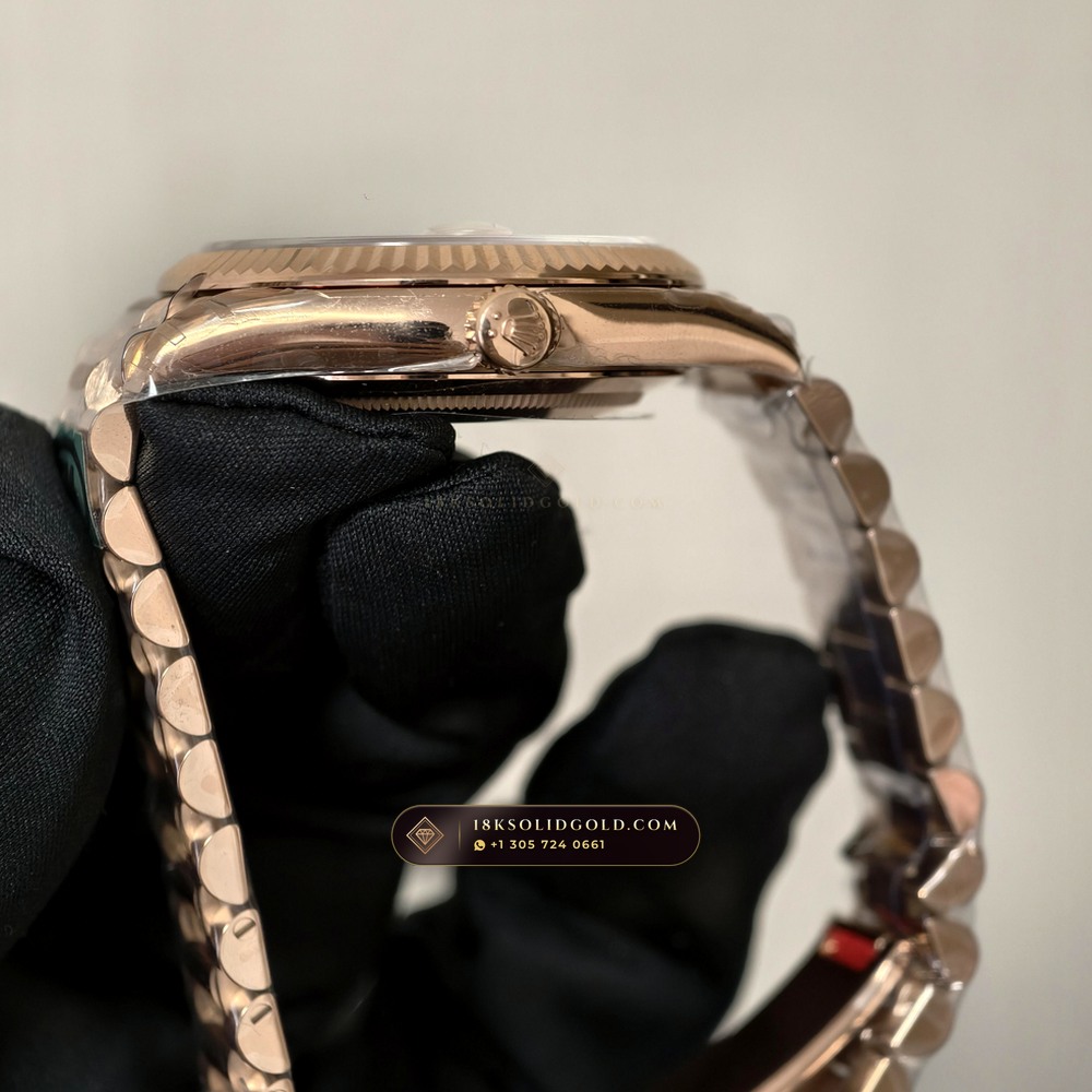 Rolex Day-Date 40 18K Everose Gold Chronometer Regulated Spec Reference 228235 — Hallmarked Edition — Studio Gallery Plate VII in 18K Rose Gold Au750 (210.4g Verified Mass, Rolex Manufacture Cal. 3255 - 70h Power Reserve)