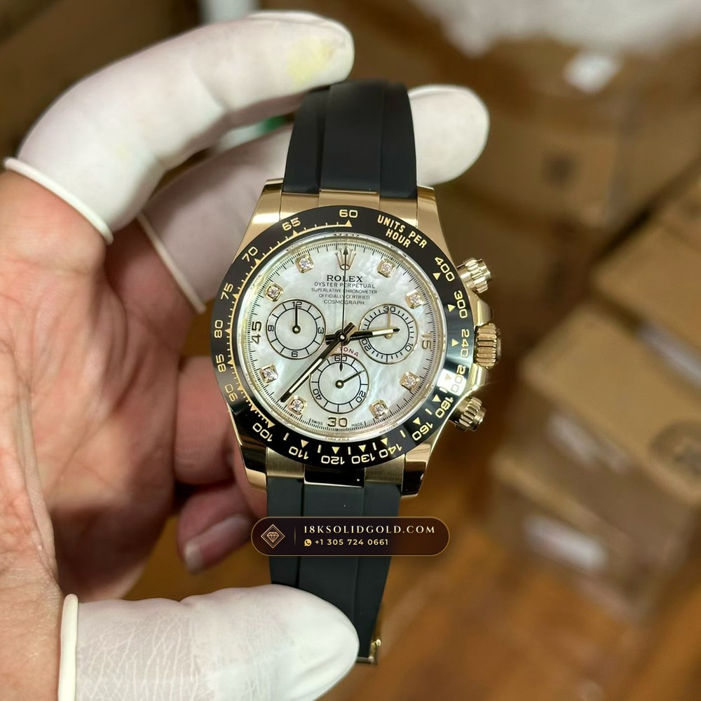 Rolex Cosmograph Daytona Iridescent Natural Mother-of-Pearl Dial 18K Yellow Gold Reference 116518 — Hallmarked Edition — Studio Gallery Plate VII in 18K Yellow Gold Au750 (160.9g Verified Mass, Rolex Manufacture Cal. 4130 - 72h Power Reserve)