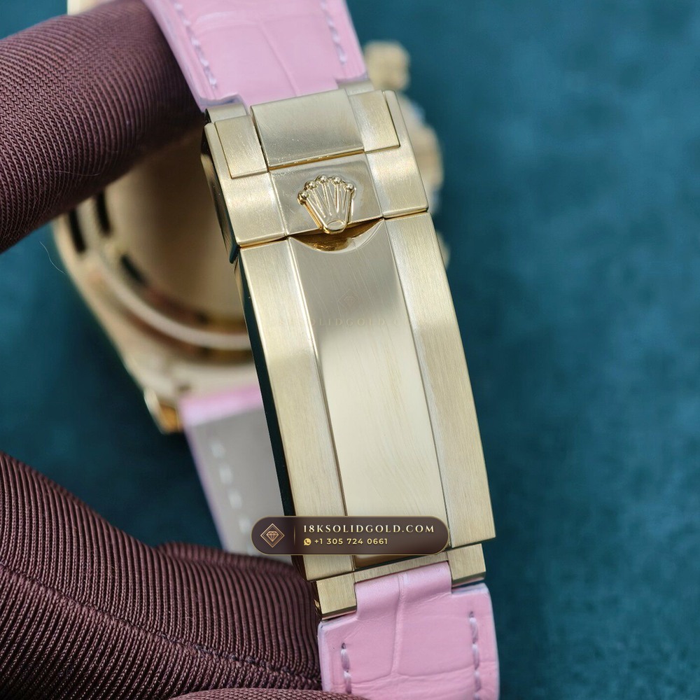 Rolex Cosmograph Daytona Barbie Pink Opal & Ruby 18K Yellow Gold Reference 126538TBR — Hallmarked Edition — Studio Gallery Plate VIII in 18K Yellow Gold Au750 (160.3g Verified Mass, Rolex Manufacture Cal. 4131 - 72h Power Reserve)