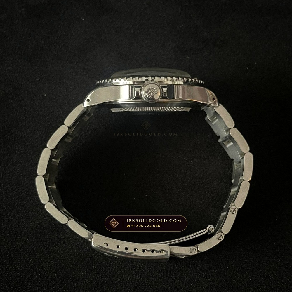 Rolex Submariner Date Reference 1680 — Salon Edition angle 3