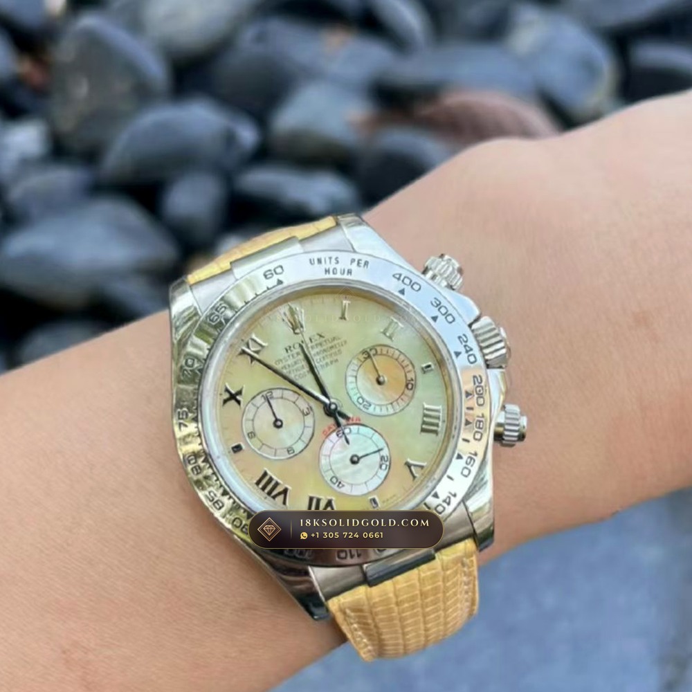 Rolex Cosmograph Daytona Beach Yellow Mother-of-Pearl Collector Edition 18K Yellow Gold Reference 116518 — Hallmarked Edition — Studio Gallery Plate IX in 18K Yellow Gold Au750 (138.9g Verified Mass, Rolex Manufacture Cal. 4130 - 72h Power Reserve)