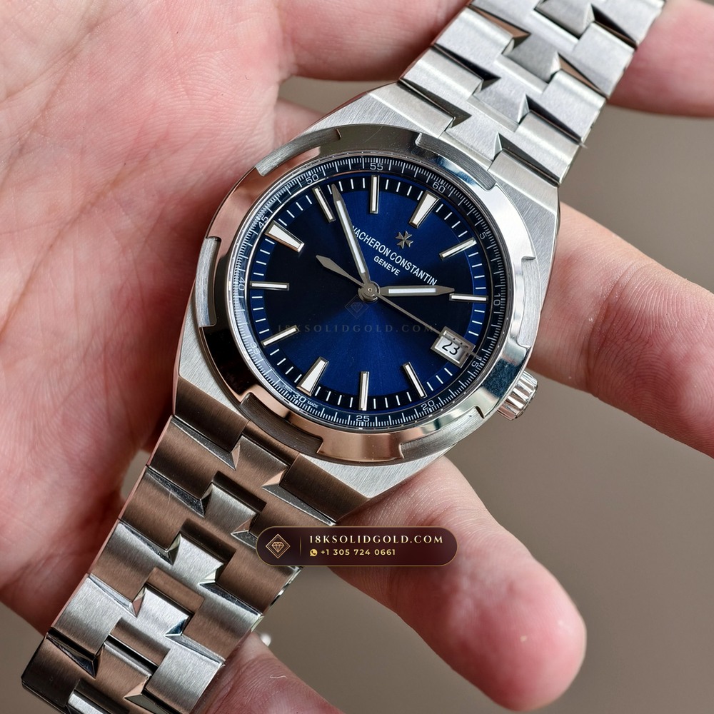 Vacheron Constantin Overseas Self-Winding 41mm Geneva Atelier Spec Reference 4500V/110A-B128 — Salon Edition angle 2