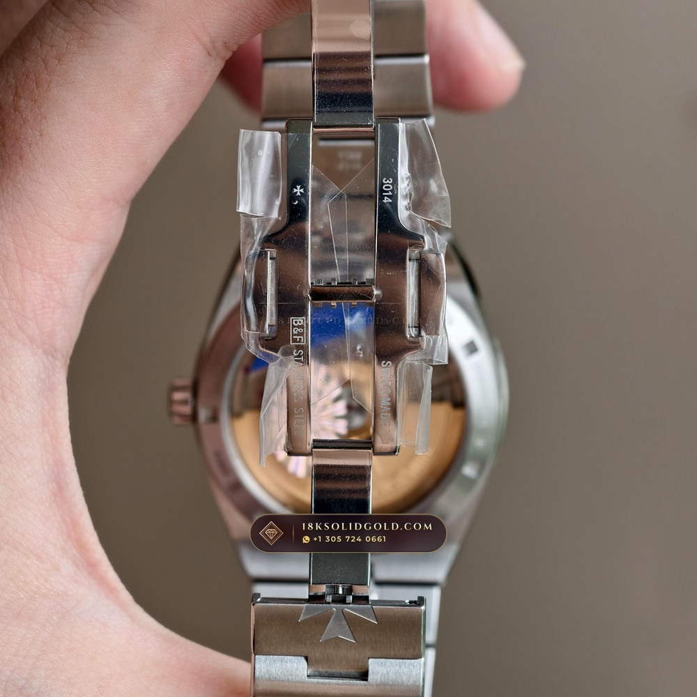 Vacheron Constantin Overseas Self-Winding 41mm Geneva Atelier Spec Reference 4500V/110A-B128 — Salon Edition — Studio Gallery Plate IX in 904L Stainless Steel Custom Architecture (152.2g Verified Mass, Vacheron Constantin Cal. 5100 - 22K Gold Maltese Rotor)