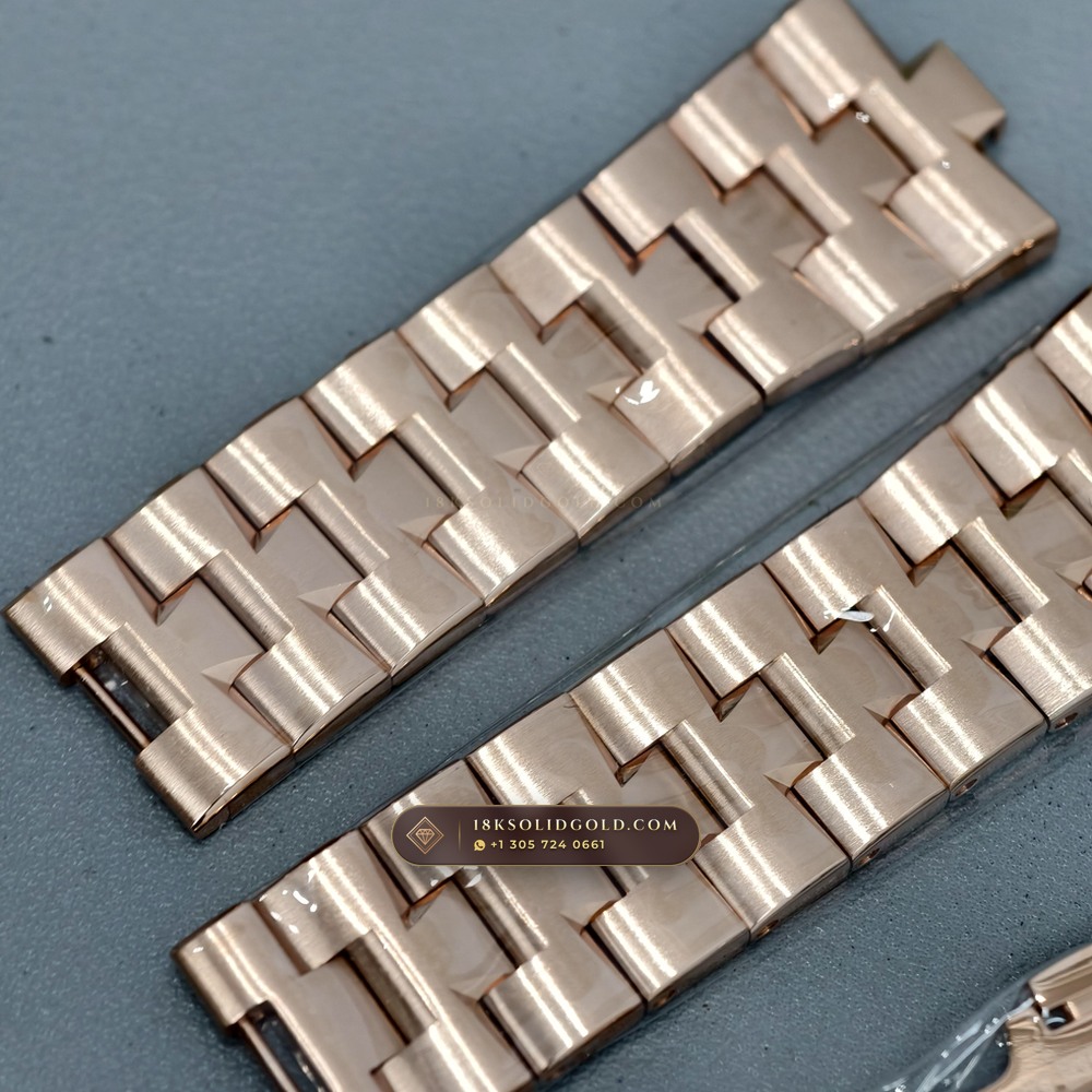 Vacheron Constantin Overseas Perpetual Calendar / Ultra-Thin 18K Rose Gold Reference 4300V — Hallmarked Edition — Studio Gallery Plate VIII in 18K Rose Gold Au750 (176.2g Verified Mass, Vacheron Constantin Cal. 1120 QP/1 Ultra-Thin)