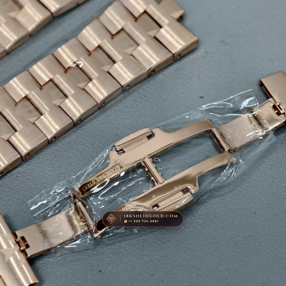 Vacheron Constantin Overseas Perpetual Calendar / Ultra-Thin 18K Rose Gold Reference 4300V — Hallmarked Edition — Studio Gallery Plate IX in 18K Rose Gold Au750 (176.2g Verified Mass, Vacheron Constantin Cal. 1120 QP/1 Ultra-Thin)