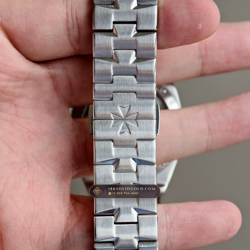 Vacheron Constantin Overseas Self-Winding 41mm 950 Platinum Reference 2500V/220P-H028 — Hallmarked Edition — Studio Gallery Plate VIII in 950 Platinum Pt950 (241.6g Verified Mass, Vacheron Constantin Cal. 5100 - 22K Gold Maltese Rotor)
